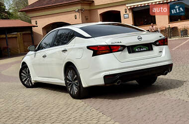 Седан Nissan Altima 2024 в 