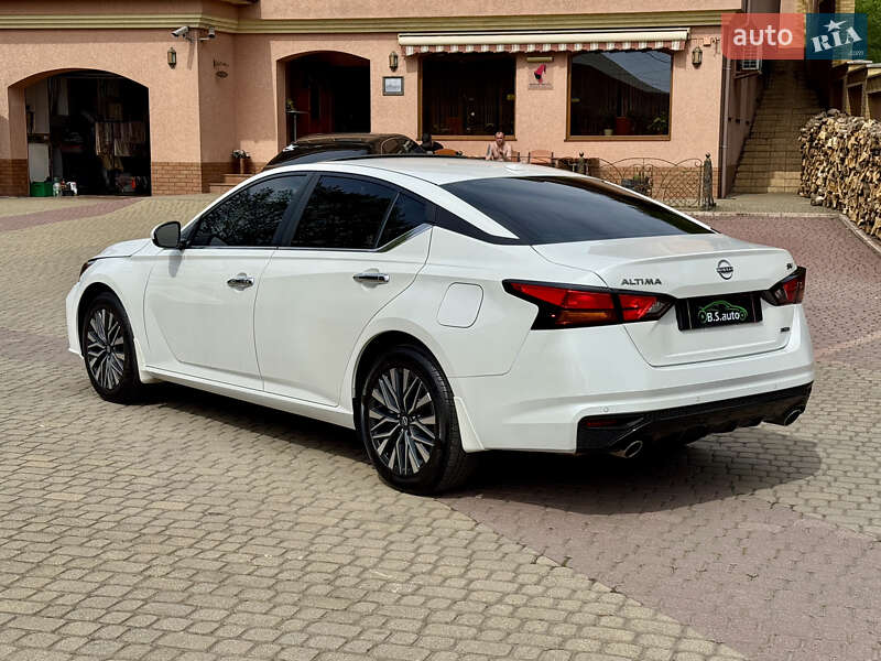 Седан Nissan Altima 2024 в Мукачево