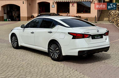 Седан Nissan Altima 2024 в 