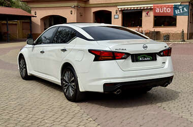 Седан Nissan Altima 2024 в 