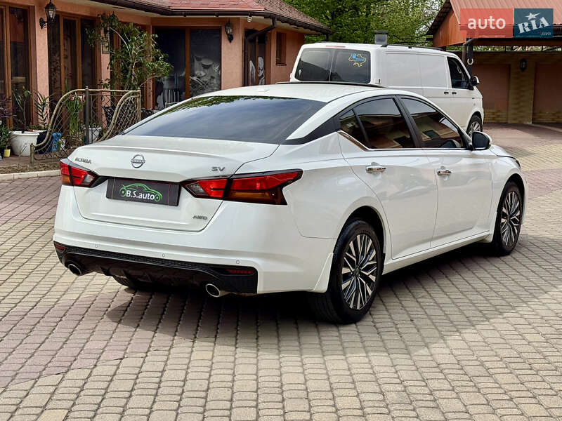 Седан Nissan Altima 2024 в Мукачево