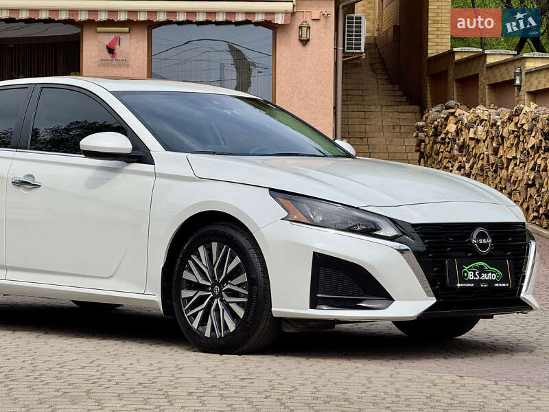 Седан Nissan Altima 2024 в Мукачево