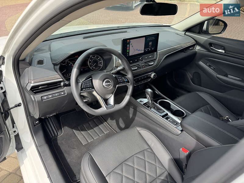 Седан Nissan Altima 2024 в Мукачево