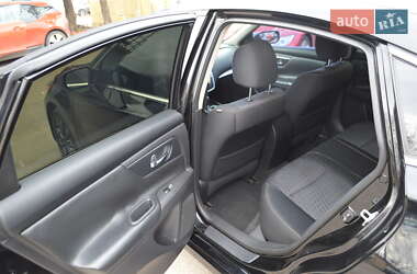 Седан Nissan Altima 2015 в 