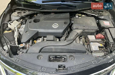 Седан Nissan Altima 2015 в 