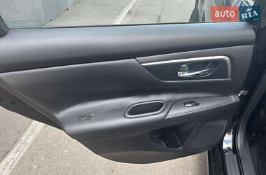 Седан Nissan Altima 2015 в 