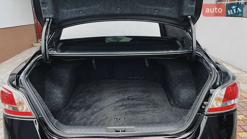 Седан Nissan Altima 2014 в Києві