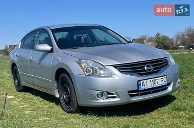 Седан Nissan Altima 2012 в 