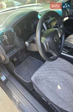 Седан Nissan Altima 2015 в 