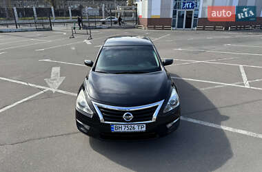 Седан Nissan Altima 2012 в 