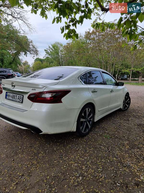 Седан Nissan Altima 2016 в Одессе