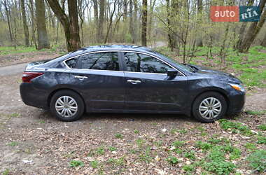 Седан Nissan Altima 2018 в 