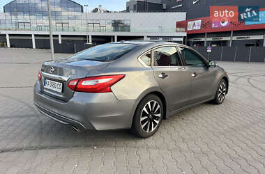 Седан Nissan Altima 2017 в 
