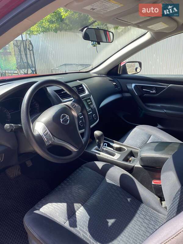 Седан Nissan Altima 2016 в Коломиї