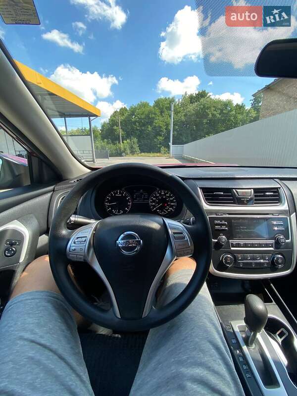 Седан Nissan Altima 2016 в Коломиї