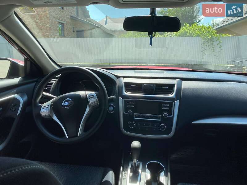 Седан Nissan Altima 2016 в Коломиї