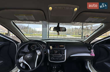 Седан Nissan Altima 2016 в 