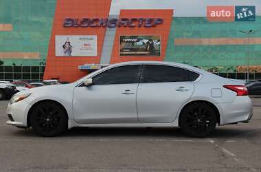 Седан Nissan Altima 2016 в 