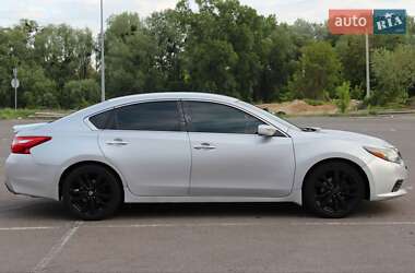 Седан Nissan Altima 2016 в 