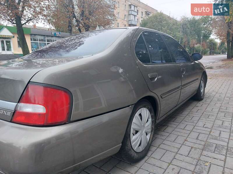 Седан Nissan Altima 2000 в 