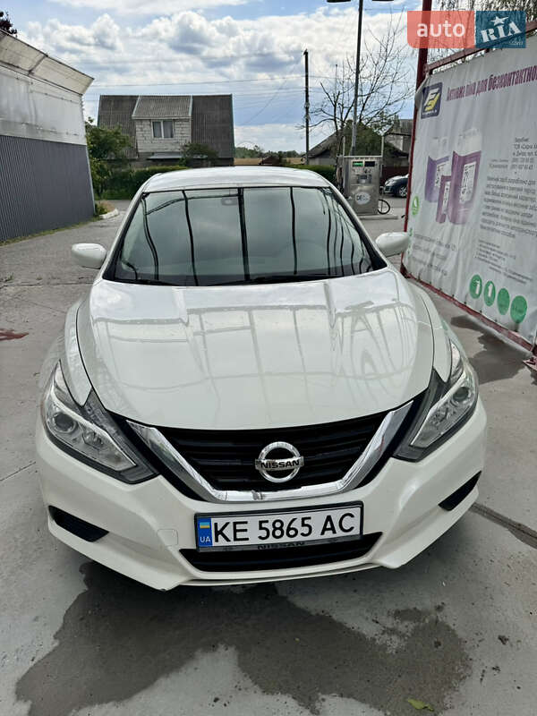 Седан Nissan Altima 2016 в 