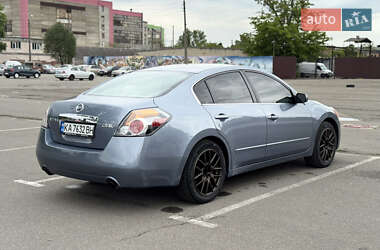 Седан Nissan Altima 2011 в 