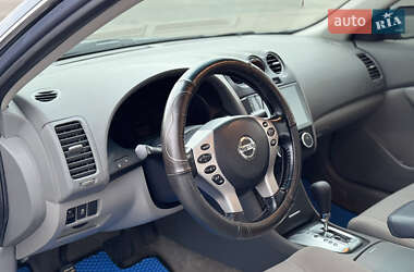 Седан Nissan Altima 2011 в 