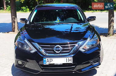 Седан Nissan Altima 2015 в 