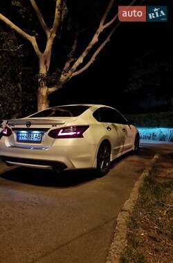 Седан Nissan Altima 2016 в Одессе