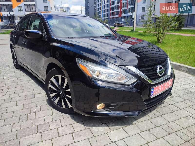 Седан Nissan Altima 2018 в Ивано-Франковске