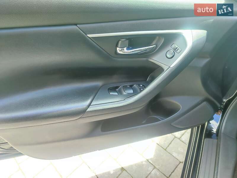 Седан Nissan Altima 2018 в Ивано-Франковске