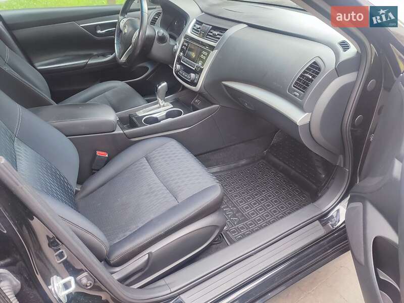 Седан Nissan Altima 2018 в Ивано-Франковске