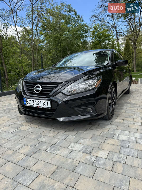 Седан Nissan Altima 2018 в 