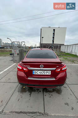 Седан Nissan Altima 2016 в 