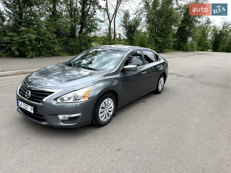 Седан Nissan Altima 2015 в 