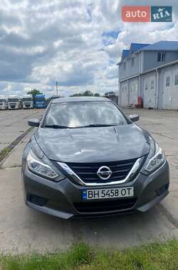 Седан Nissan Altima 2016 в 