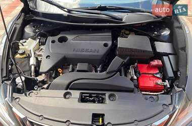 Седан Nissan Altima 2016 в 
