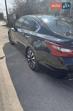 Седан Nissan Altima 2018 в 