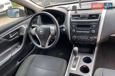 Седан Nissan Altima 2015 в 