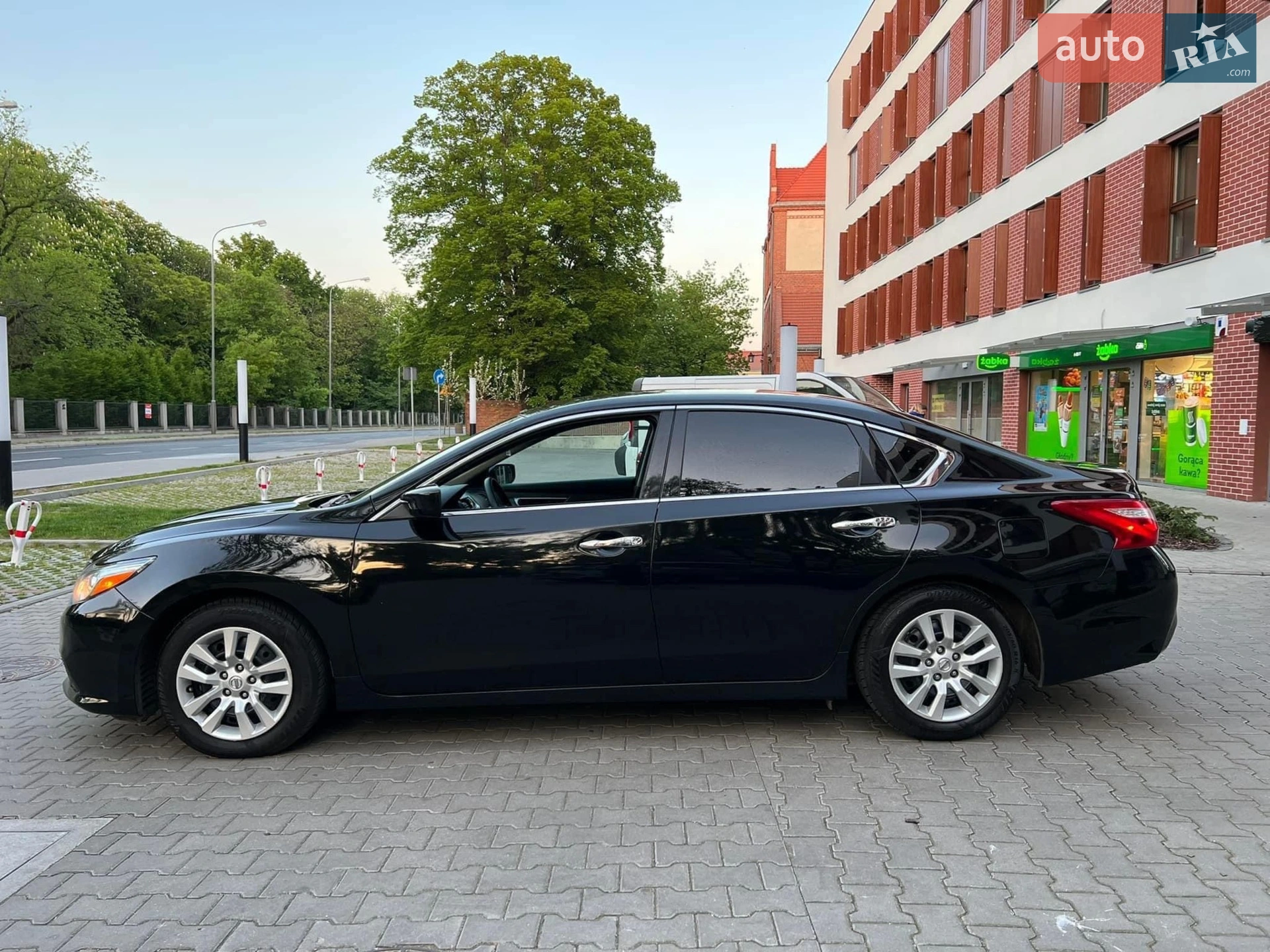 2016 Nissan Altima - мініатюра 12