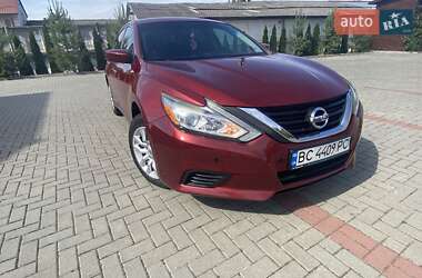 Седан Nissan Altima 2016 в Золочеве