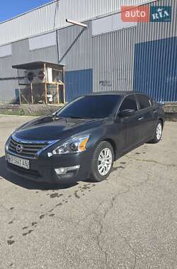 Седан Nissan Altima 2015 в Запорожье