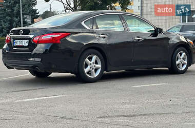 Седан Nissan Altima 2017 в Ровно