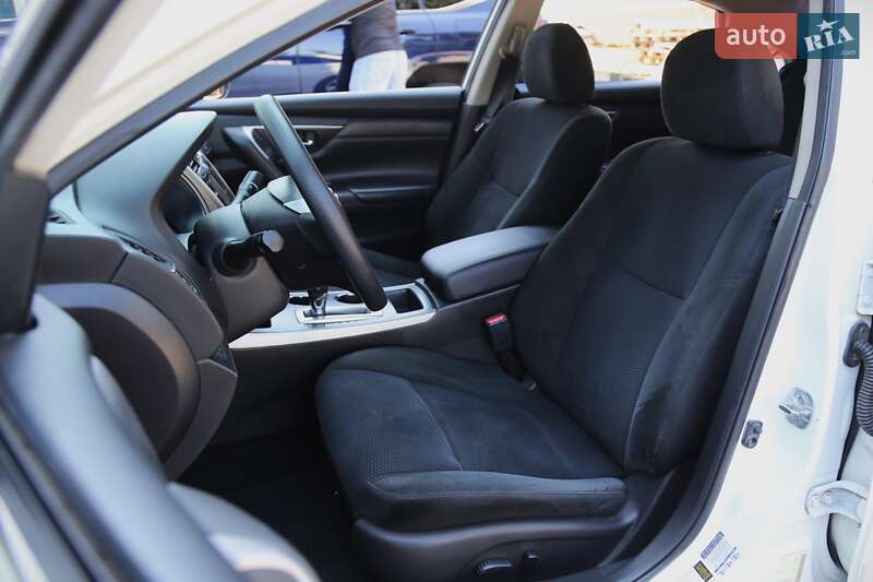 Седан Nissan Altima 2015 в Киеве фото 8 Седан Nissan Altima 2015 в Киеве