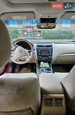 Седан Nissan Altima 2014 в Киеве