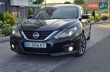 Седан Nissan Altima 2016 в Трускавце