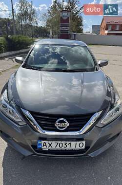 Седан Nissan Altima 2017 в Харкові