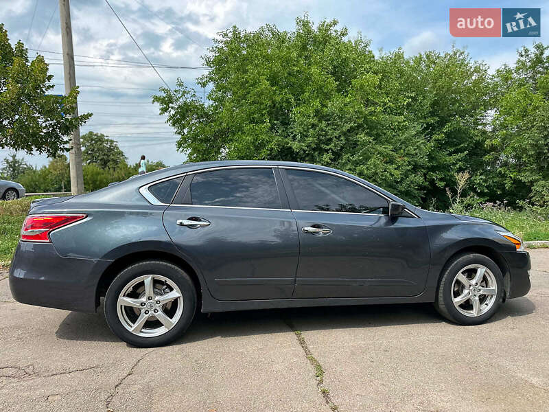 Седан Nissan Altima 2013 в Вінниці