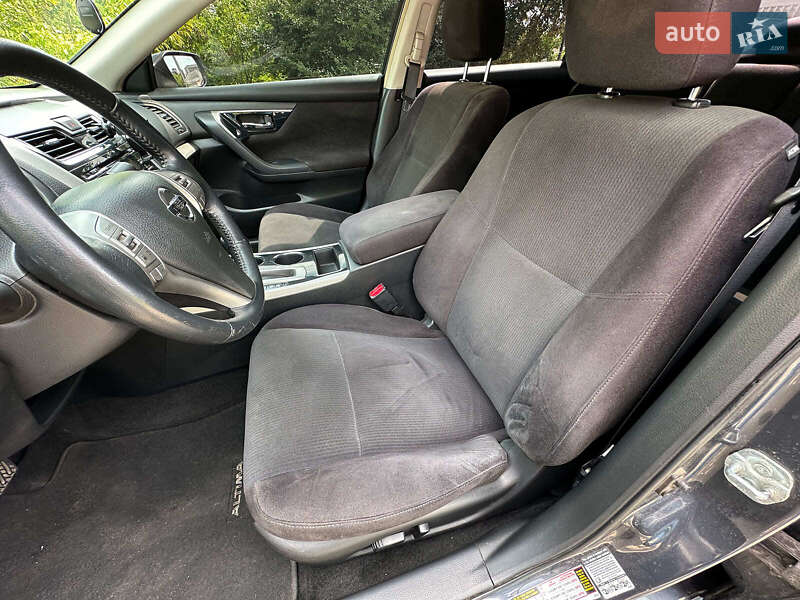 Седан Nissan Altima 2013 в Вінниці