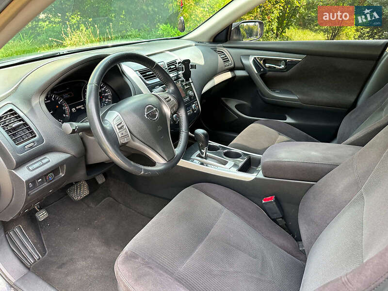 Седан Nissan Altima 2013 в Вінниці